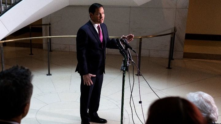 Ο Μάρκο Ρούμπιο διαβεβαιώνει ότι η επίθεση στο Ιράν αποφασίστηκε προληπτικά