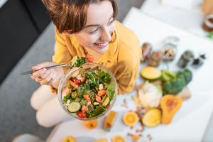 Ρίξτε την κοιλιά με τη «μέθοδο που χορταίνει» – Τι θα τρώτε