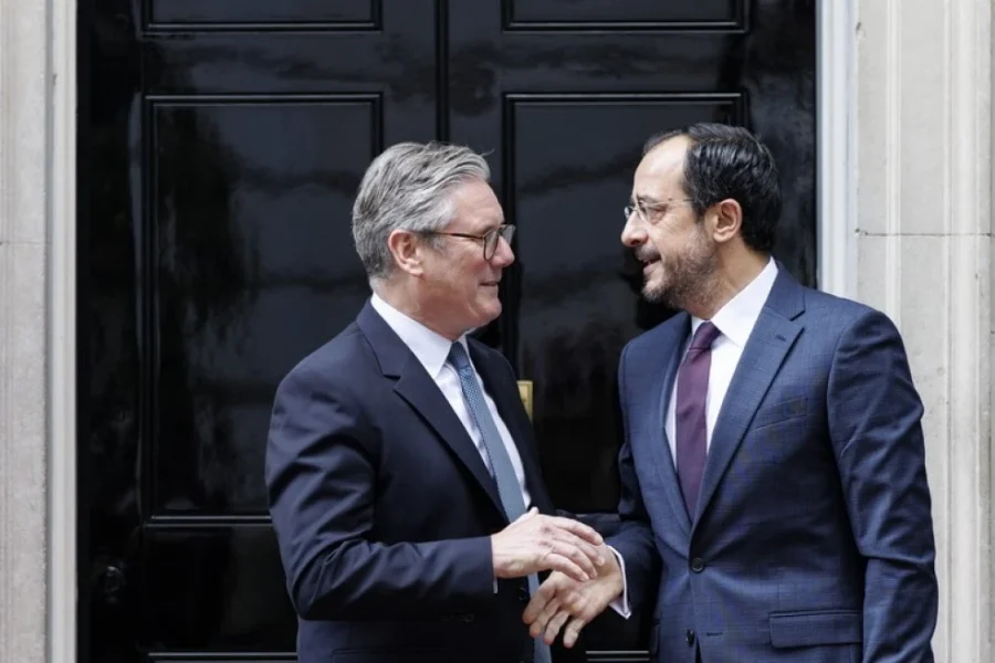 Στάρμερ σε Χριστοδουλίδη: Δεν θα γίνουν επιθετικές επιχειρήσεις κατά του Ιράν από τις βρετανικές βάσεις στην Κύπρο