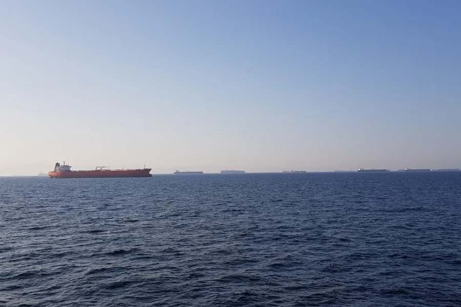 Τα Στενά του Ορμούζ παραμένουν ανοιχτά για όλους εκτός από τους «εχθρούς του Ιράν», λέει αξιωματούχος μετά το τελεσίγραφο Τραμπ