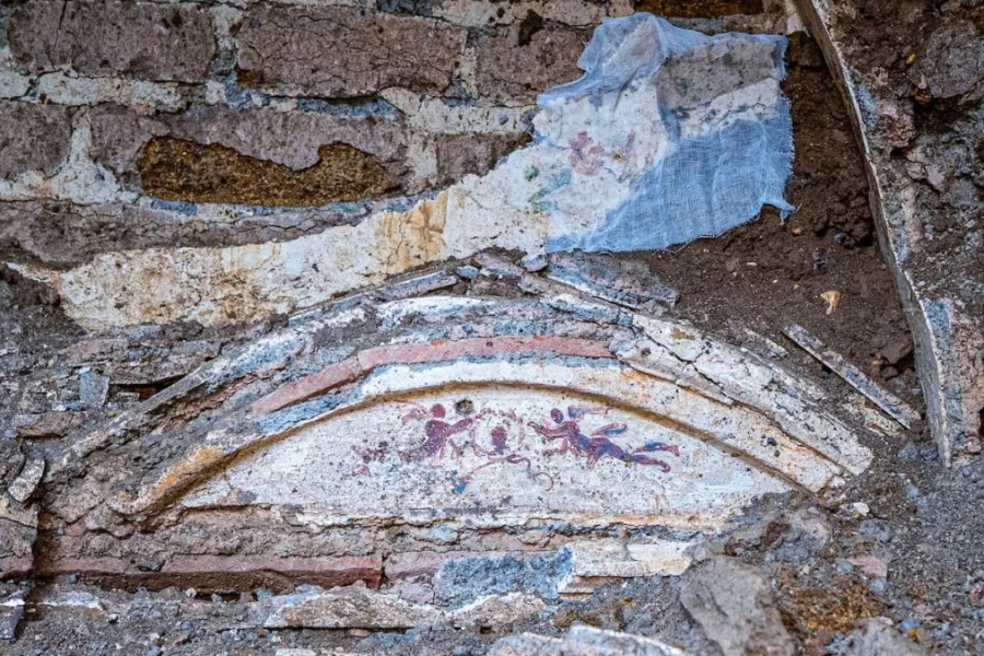 Ανακαλύφθηκε αχανής νεκρόπολη διακοσμημένη με φτερωτές Νίκες κάτω από φοιτητική εστία