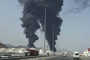 Πυρκαγιά ξέσπασε στις πετρελαϊκές εγκαταστάσεις στα Ηνωμένα Αραβικά Εμιράτα