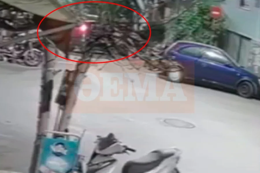 Δείτε βίντεο: Η στιγμή που μεθυσμένη οδηγός στους Αμπελόκηπους παίρνει σβάρνα 14 σταθμευμένα ΙΧ