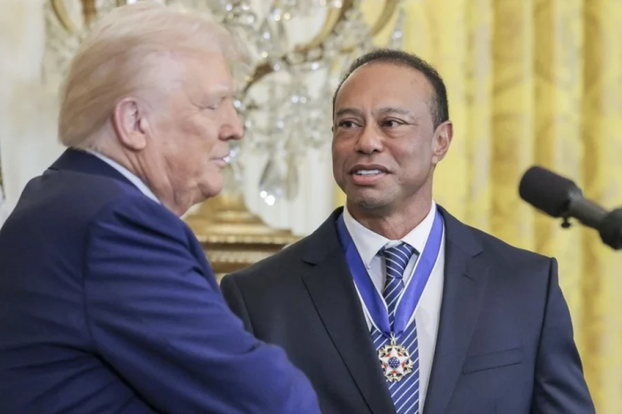 Μίλησα με τον Τάιγκερ Γουντς μετά το ατύχημα και τη σύλληψη, λέει ο Τραμπ – «Πονάει πολύ, αλλά τα πάει καλά»