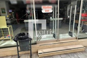 (ΦΩΤΟ) Αναστάτωση στο Ηράκλειο: Άγνωστοι έσπασαν τζαμαρία γνωστού σούπερ μάρκετ