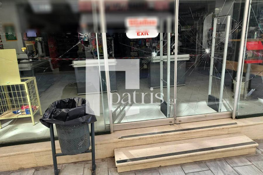 (ΦΩΤΟ) Αναστάτωση στο Ηράκλειο: Άγνωστοι έσπασαν τζαμαρία γνωστού σούπερ μάρκετ