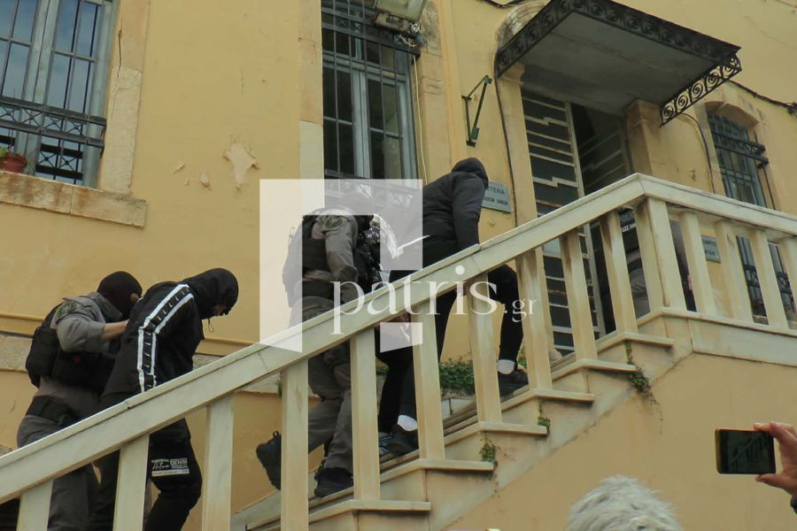 (ΦΩΤΟ & ΒΙΝΤΕΟ) Ομαδικός βιασμός 17χρονης: Ενώπιον Ανακριτή οι νεαροί για να απολογηθούν για την αποτρόπαια πράξη στα Χανιά