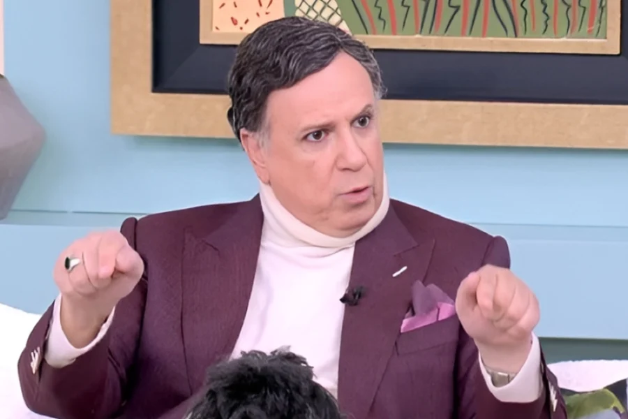 Χάρης Ρώμας: Βλέπω σκηνοθέτη σαν ιερή αγελάδα, να λέει τσιτάτα και να αποθεώνεται