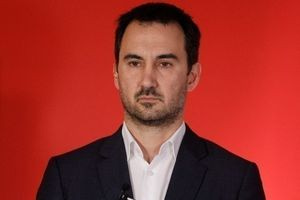 Αλέξης Χαρίτσης: «Παραιτούμαι από τη θέση του Προέδρου της Νέας Αριστεράς – Πιστεύω ότι η μόνη διέξοδος είναι η κίνηση προς τα εμπρός»