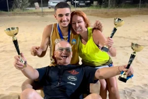 «Σήμερα ο κόσμος μας σκοτείνιασε»: Το σπαρακτικό μήνυμα του πατέρα του 18χρονου Μάκη που σκοτώθηκε στον Πύργο