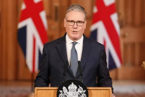 Κιρ Στάρμερ: Η Βρετανία στέλνει 4 αεροσκάφη Typhoon στο Κατάρ και ελικόπτερα Wildcat στην Κύπρο