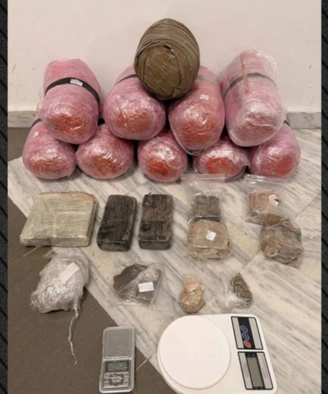 Το λαγωνικό “Vector” της αστυνομίας εντόπισε 2 κιλά ηρωίνης και 11 κάνναβης