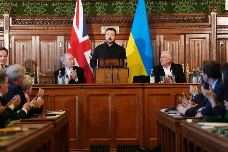 Ζελένσκι: Οι δυτικοί χρησιμοποιούν πυραύλους 4 εκατ. δολαρίων για να ρίξουν ιρανικά drones των 50.000 δολαρίων