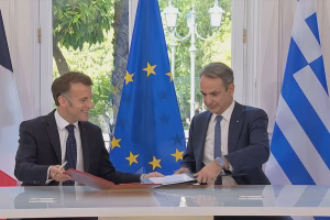 Εννέα συμφωνίες υπέγραψαν Μητσοτάκης και Μακρόν – Τι περιλαμβάνουν