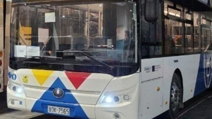 Συνελήφθησαν τρία άτομα για φθορές σε παροπλισμένα λεωφορεία του ΟΑΣΘ