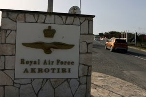 Βρετανία: «Καμία διαπραγμάτευση για το καθεστώς των βάσεων στην Κύπρο»