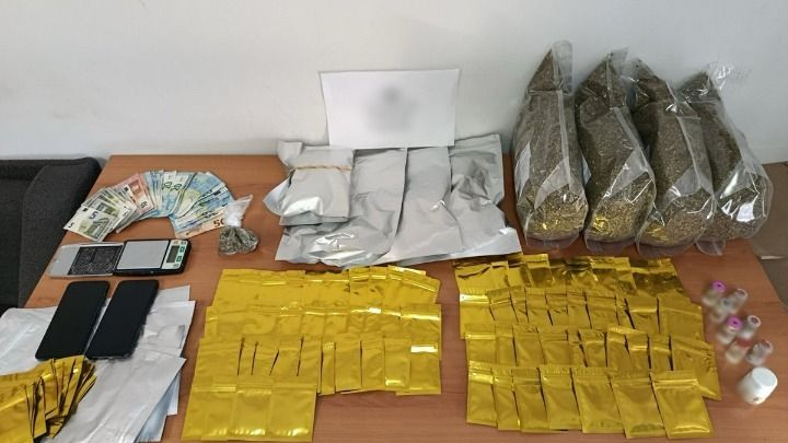 “Ποτ πουρί” συνθετικής κάνναβης και αναβολικά στα χέρια της ΕΛ.ΑΣ.