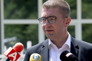 Μίτσκοσκι: Δεν θα υποχωρήσουμε ούτε χιλιοστό απέναντι στη Βουλγαρία