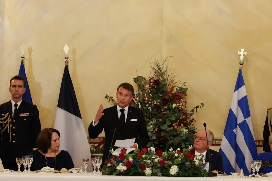 Μακρόν: «Η Ευρώπη, χωρίς την Ελλάδα, δεν θα ήταν η Ευρώπη» – Το δείπνο στο Προεδρικό Μέγαρο
