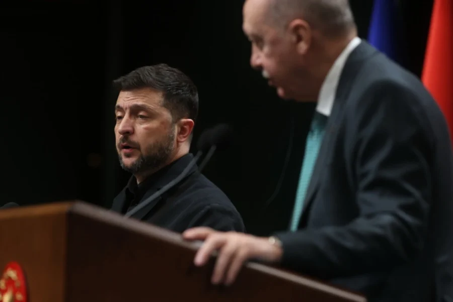 Ερντογάν και Ζελένσκι συναντήθηκαν στην Κωνσταντινούπολη και συζήτησαν για κοινά έργα εκμετάλλευσης φυσικού αερίου