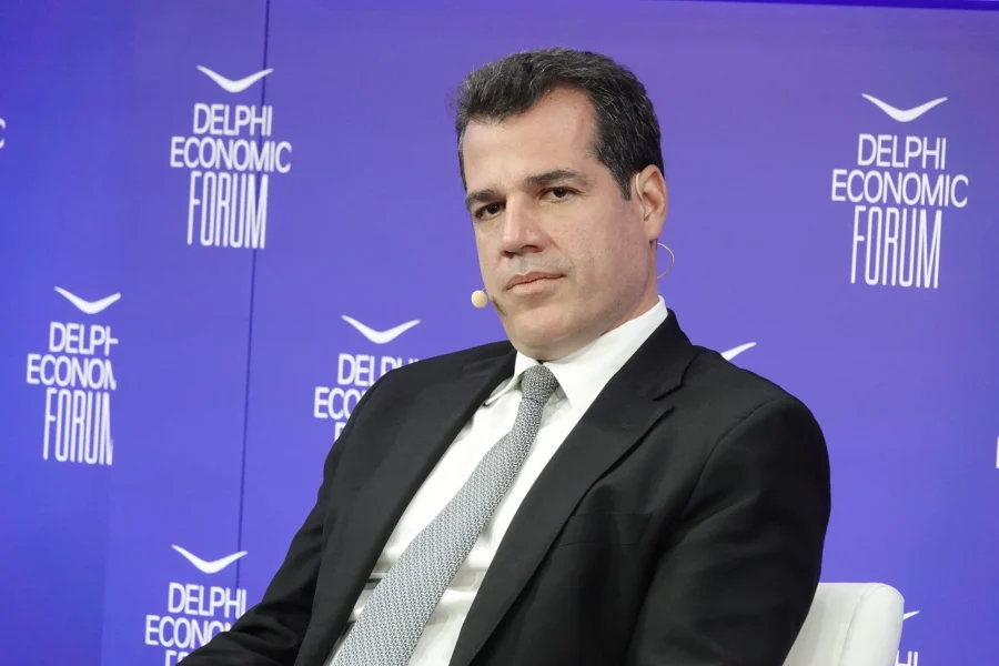 Πλεύρης για μετανάστες: Ναι στην ένταξη για εργασία, όχι στην παροχή επιδομάτων