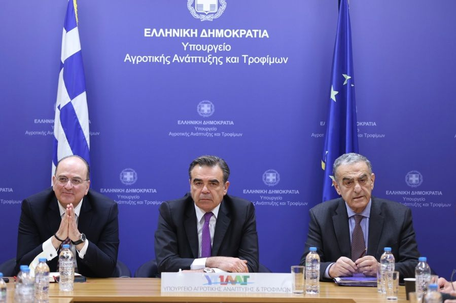 Ψυχραιμία, αυστηρή τήρηση των μέτρων και συνεχής στήριξη των πληγέντων το μήνυμα της έκτακτης σύσκεψη για τον αφθώδη πυρετό