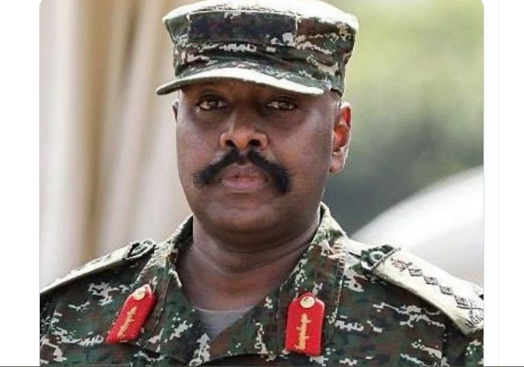 «Απόγονος» του Μεγάλου Αλεξάνδρου δηλώνει ο αρχηγός του στρατού της Ουγκάντα