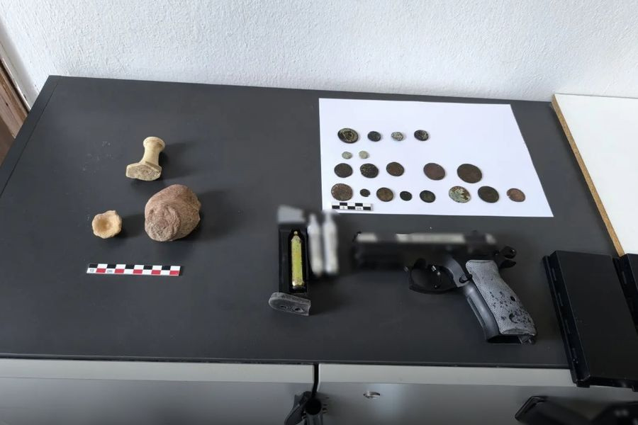 Στα χέρια της ΕΛ.ΑΣ. “διαδικτυακός” αρχαιοκάπηλος με μινωικά ευρήματα