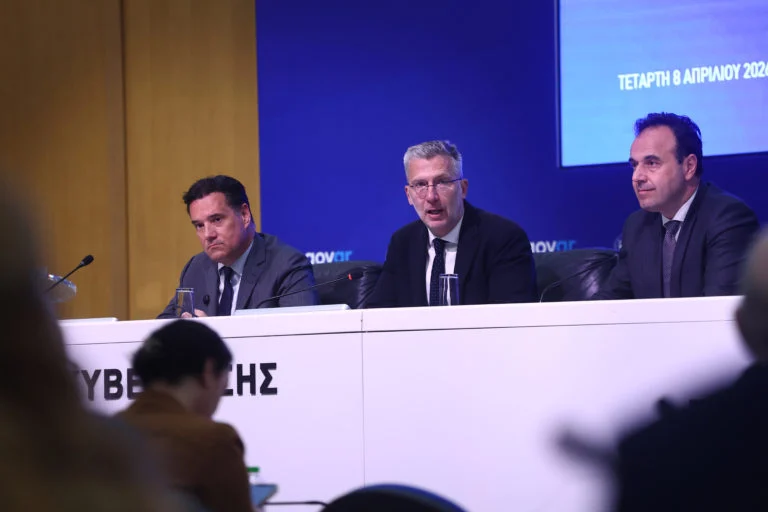 LIVE: Έτσι θα εφαρμοστεί η απαγόρευση των social media στα παιδιά κάτω των 15