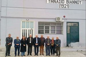 Επίσκεψη στο Γυμνάσιο Βιάννου «Ιωάννης Κονδυλάκης» από την ΕΣΗΕΑ και τον Δήμαρχο Βιάννου