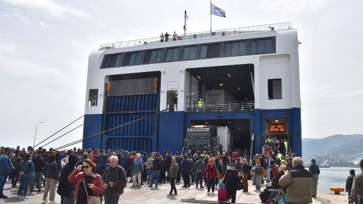 Λέσβος: “Μπλόκο” στα δρομολόγια από Τουρκία λόγω των κινητοποιήσεων των κτηνοτρόφων