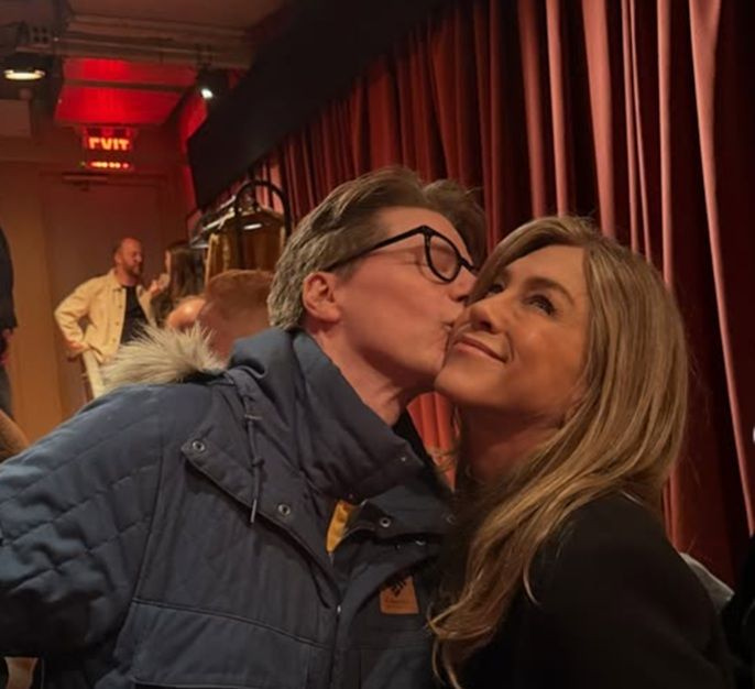 Η Τζένιφερ Άνιστον αποκάλυψε την πιο γλυκιά στιγμή της με τον Τζιμ Κέρτις το Πάσχα