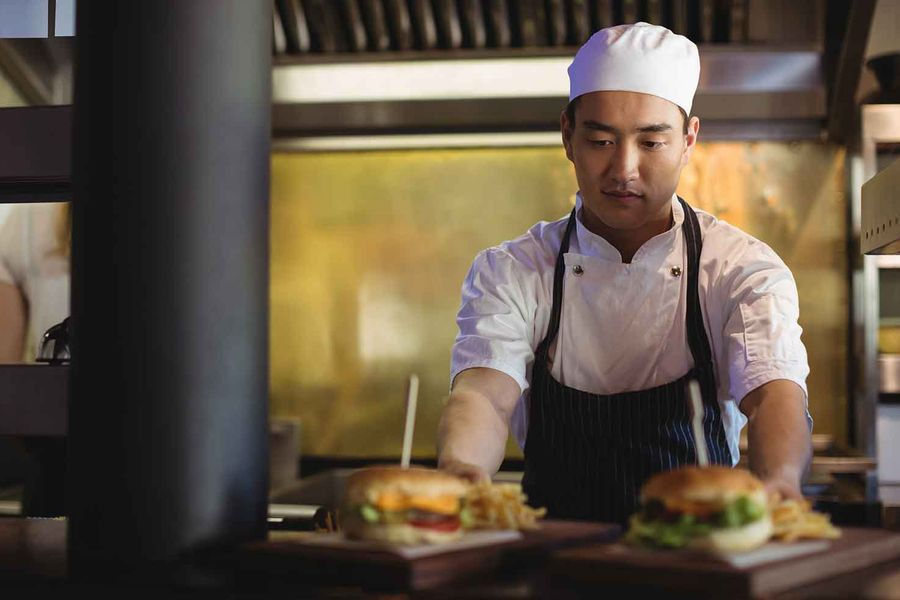 Καθ’ οδόν 4.000 Φιλιππινέζοι για δουλειά στα ξενοδοχεία της Κρήτης – Προσωπικό χωρίς εξειδίκευση