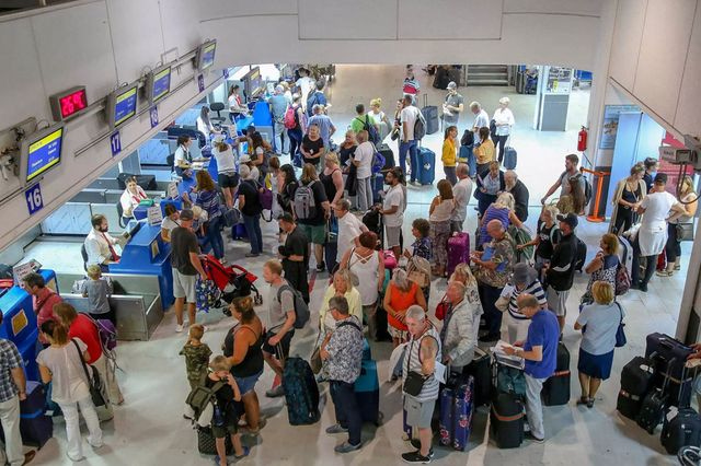 Χιλιάδες τουρίστες το Πάσχα στην Κρήτη και αισιοδοξία για τη συνέχεια της σεζόν