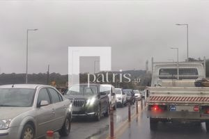 (ΦΩΤΟ) Χάος στον ΒΟΑΚ μετά από τροχαίο υλικών