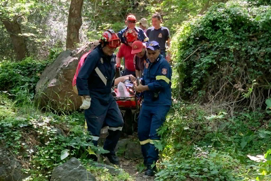 ΦΩΤΟ: Τουρίστρια τραυματίστηκε σε φαράγγι της Κρήτης