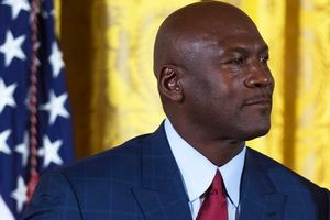 Οι 50 πιο ακριβοπληρωμένοι αθλητές όλων των εποχών αξίας 56,2 δισ. δολαρίων, 43ος ο Giannis, 1ος ο Τζόρνταν