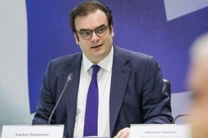 «Το πλεόνασμα θα είναι πάνω από τον στόχο. Ο επιπλέον δημοσιονομικός χώρος θα επιστρέψει στους πολίτες»