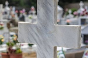 «Πληρώστε ή… φέρτε τον ίδιο»: Δήμος ζητά οφειλές και στον … άλλο κόσμο – Έστειλαν «ραβασάκι» 1.500 ευρώ σε νεκρό πάνω από 30χρόνια