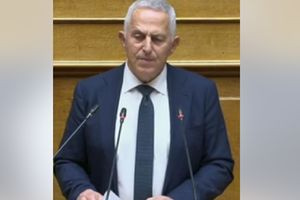 Ευάγγελος Αποστολάκης: Σοβαρό νομοθετικό κενό στις τουριστικές μεταφορές με βαν – Ζήτημα οδικής ασφάλειας σε Κρήτη και τουριστικές περιοχές