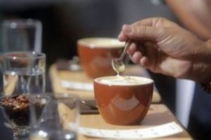 Ένα καφέ με μάνατζερ την Τεχνητή Νοημοσύνη άνοιξε πρόσφατα σε συνοικία της Στοκχόλμης