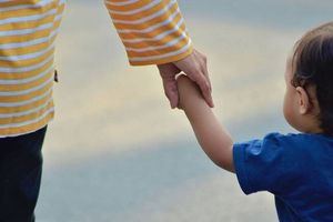 Δόμνα Μιχαηλίδου: Ανοίγουν οι αιτήσεις για τις «Νταντάδες της Γειτονιάς»