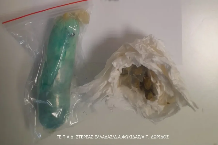 Αλλοδαπή είχε κρύψει στο σώμα της και σε επένδυση τσάντας της, συσκευασίες με 110 γραμμάρια ακατέργαστης κάνναβης