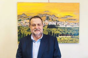 Βασίλης Κεγκέρογλου: “Η Ανάσταση συμβολίζει τη νίκη του φωτός απέναντι στο σκοτάδι”