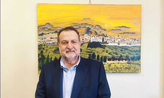 Βασίλης Κεγκέρογλου: “Η Ανάσταση συμβολίζει τη νίκη του φωτός απέναντι στο σκοτάδι”