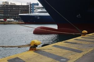 Εργατική Πρωτομαγιά: Απεργιακό «μπλόκο» σε πλοία και λιμάνια – Πώς θα κινηθούν τα ΜΜΜ
