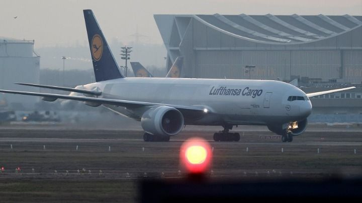 Η Lufthansa καταργεί 20.000 μη κερδοφόρες πτήσεις μικρών αποστάσεων έως τον Οκτώβριο