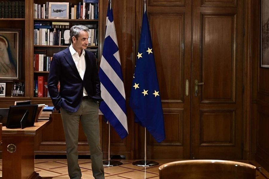 ΝΔ: Ο καλύτερος πελάτης της Ευρωπαϊκής Εισαγγελίας… Με έναν ανασχηματισμό επιχειρεί να τη βγάλει «καθαρή» ο Μητσοτάκης. Τι λένε πηγές του Μαξίμου για τις πρόωρες κάλπες…