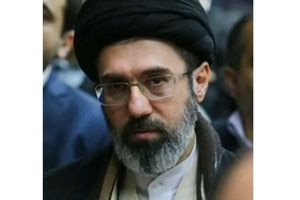 The Times: Σε κώμα εδώ και εβδομάδες ο Μοτζτάμπα Χαμενεΐ – Εκτός μάχης για τη διαδοχή στο Ιράν