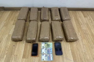 Χειροπέδες σε δύο άτομα για διακίνηση ναρκωτικών – Πάνω από 10 κιλά κάνναβης στα διόδια της Ολυμπίας Οδού